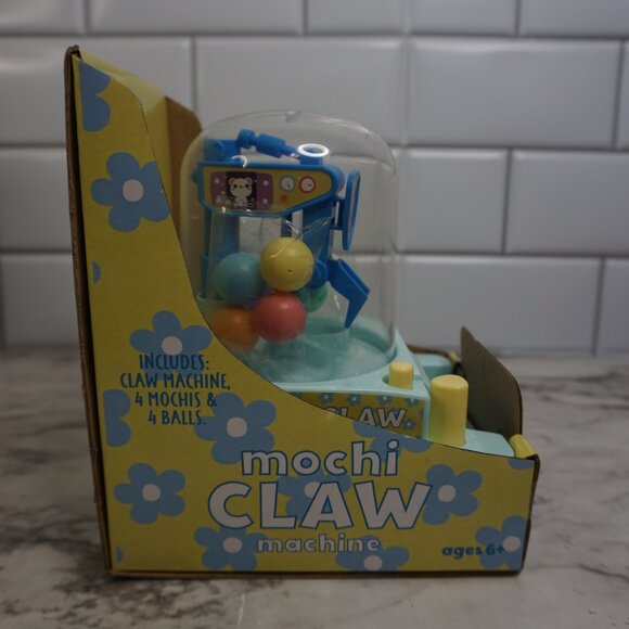 Mochi Mini Claw Machine Game - Picture 11 of 14